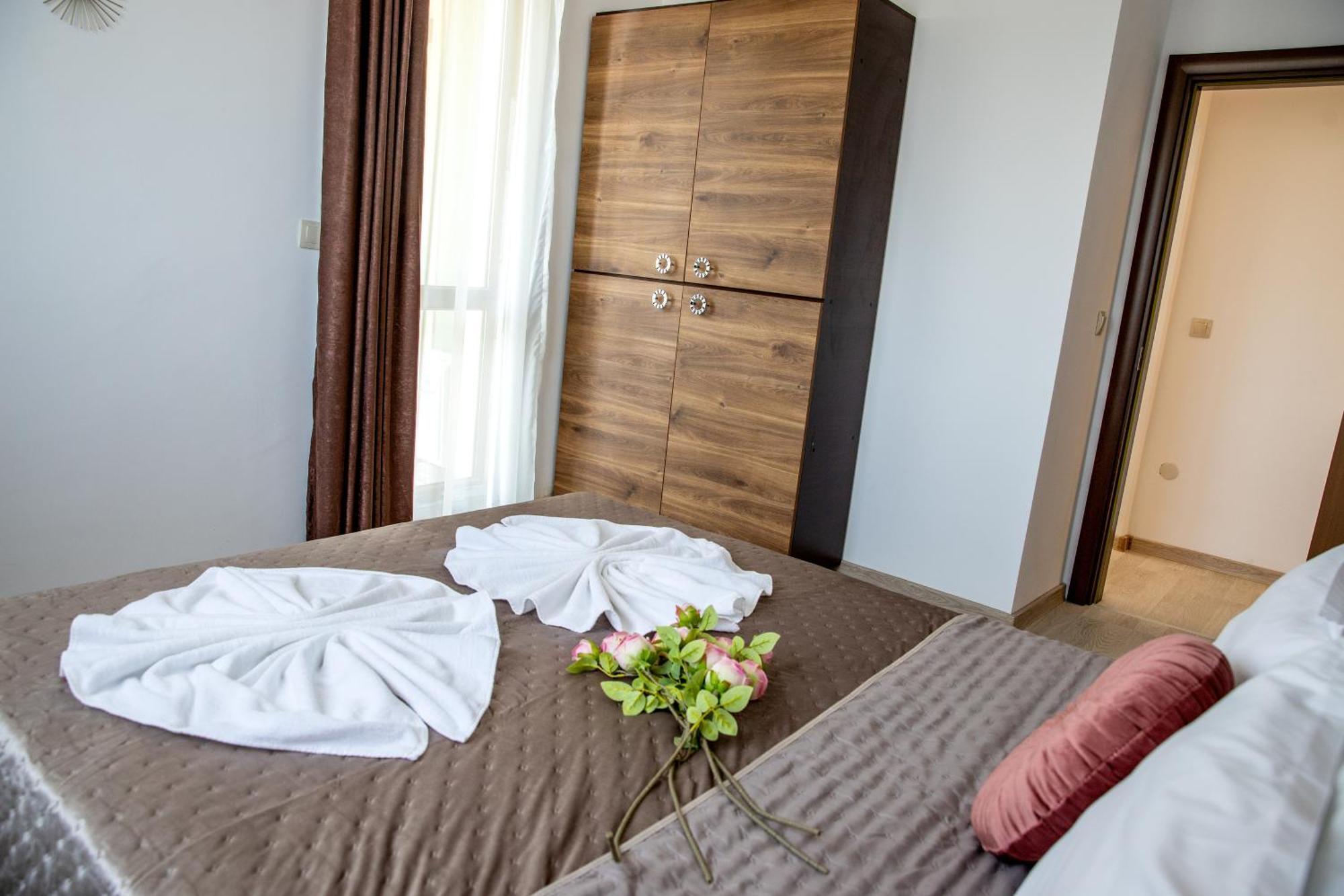 Two-Bedroom Premium Apartment Aziz Konstantin ve Elena Dış mekan fotoğraf